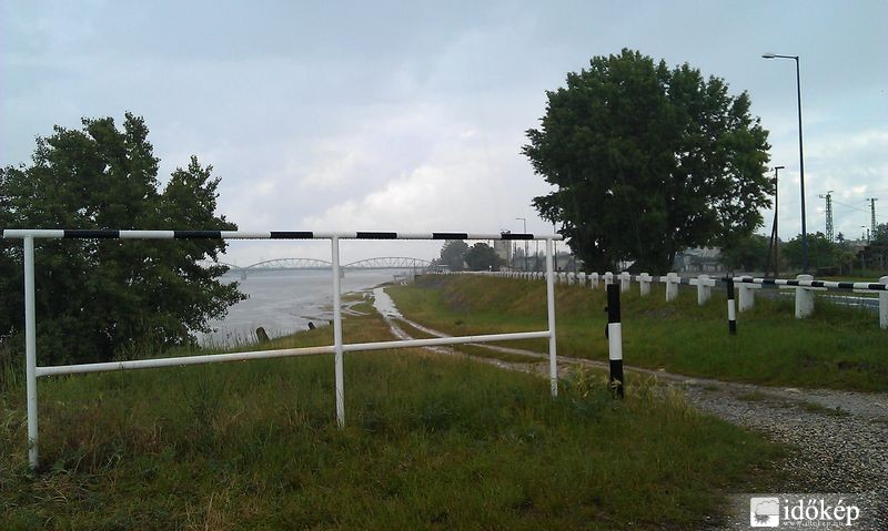 2013-06-02 Duna áradása Komáromnál