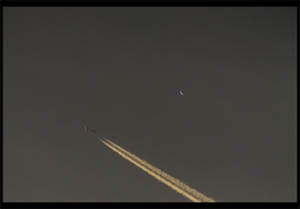 Vénusz sarló és repülőgép