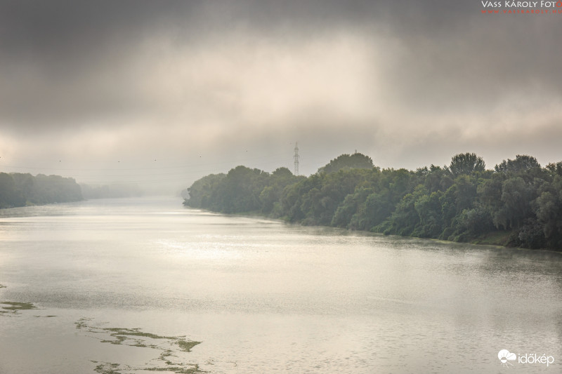 Ködös reggel a Tiszán