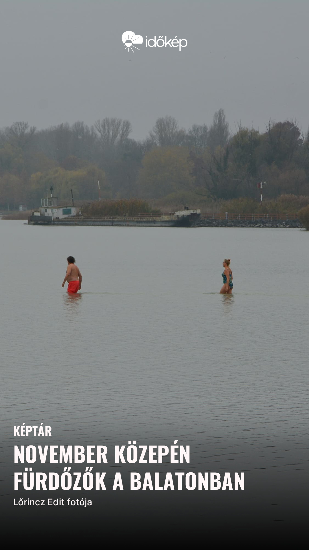 November közepén fürdőzők a Balatonban