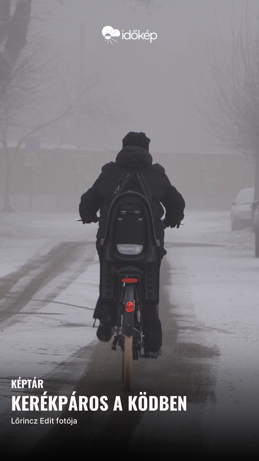 Kerékpáros a ködben