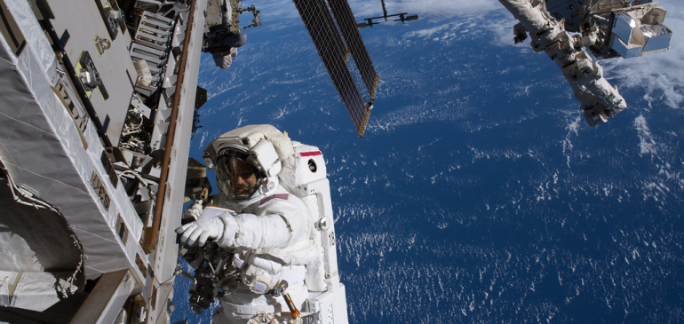 Élőben hajt végre űrsétát az ISS legénysége