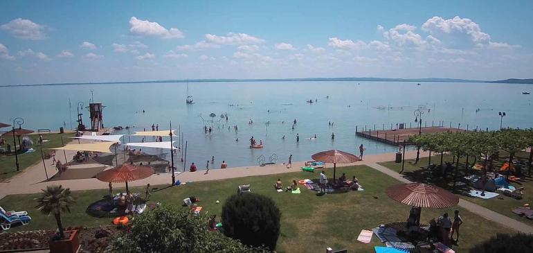 Beindult a szezon a Balatonnál