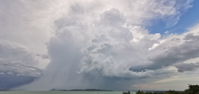 Szupercellák és légzuhatagok a Balatonnál