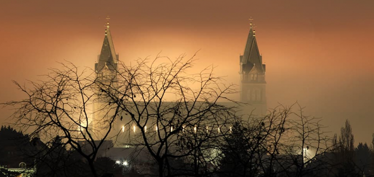 Sűrű köd telepedett éjjel az országra