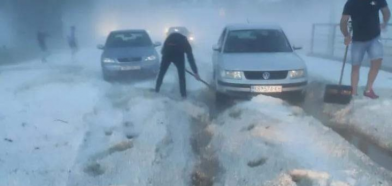 Néhol 70 centi vastagon állt a jég a heves zivatarok után Horvátországban