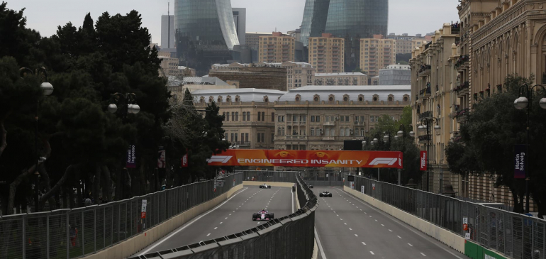 F1 2022: A szél nehezítheti meg a pilóták dolgát Bakuban