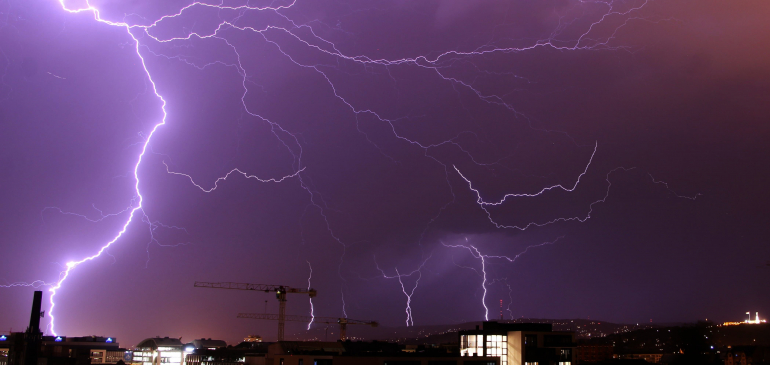 Zivataros este volt Budapesten