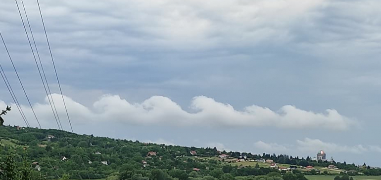 Befodrozta a felhőket az instabilitás