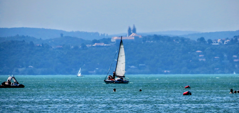 Megrendezték a 40. Balaton-átúszást