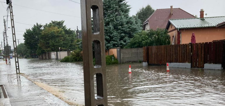 Elöntötte a víz Szigetszentmiklóst