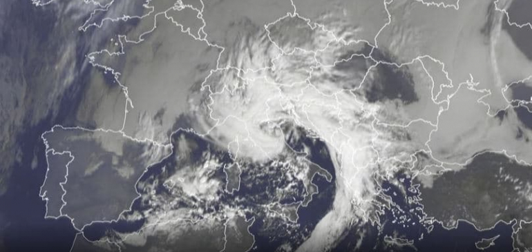 Csikóhalra emlékeztet a mediterrán ciklon felhőzete
