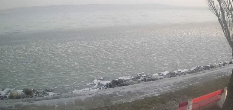Elkezdett befagyni a Balaton