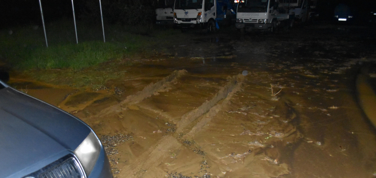 Sár öntötte el kedd este Zalaapátit