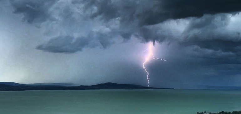 Vihar a Balatonnál, kiadós jégeső Szabolcsban