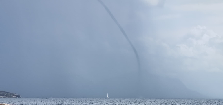 Tromba kavarta a tengert