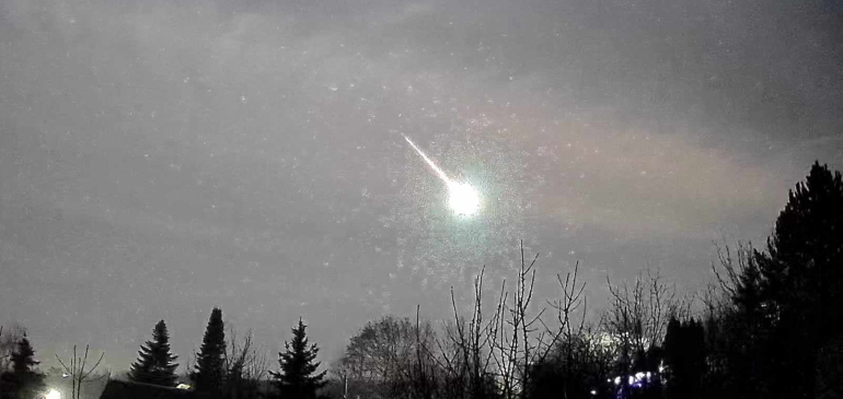 Az év egyik utolsó tűzgömbje villant fel felettünk éjjel (videó)