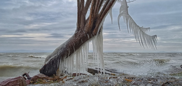 Fagyos lett a hangulat a Balaton partján
