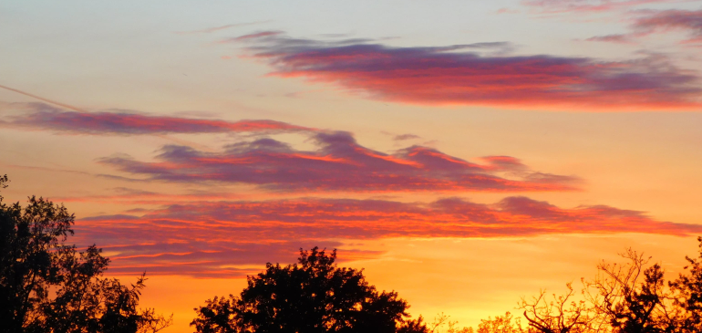 Kelvin-Helmholtz felhők parádéztak a naplementében