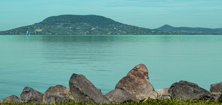 Szerdán befejezték a Balaton vízeresztését