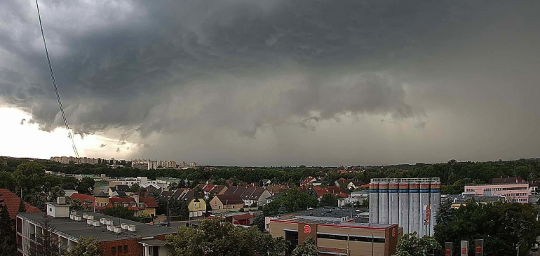 A Mecsek lábánál született a Debrecent letaroló második szupercella
