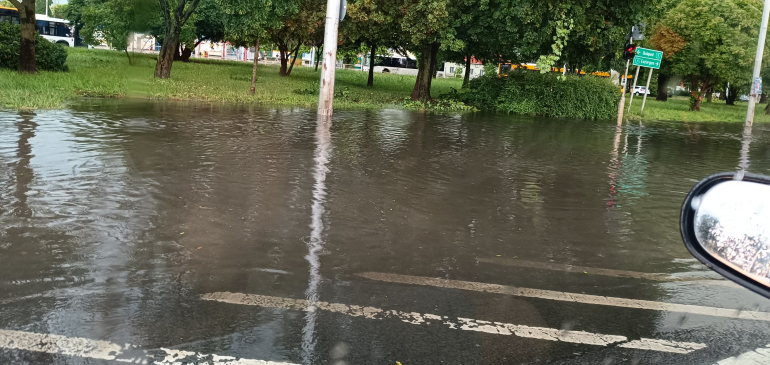 Félhavi csapadék zúdult a Dunakanyarra