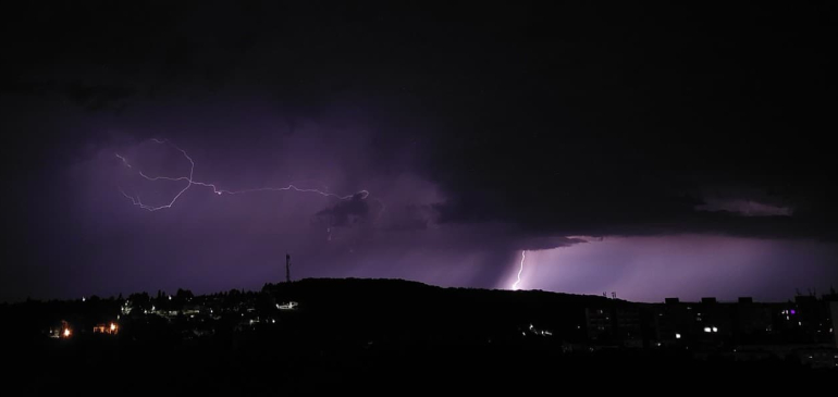 Nyugaton hangos volt az altató