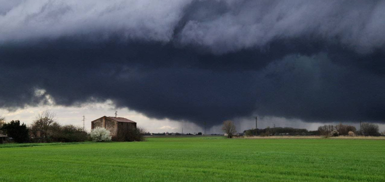 5 tornádó alakult ki szombaton Észak-Olaszországban