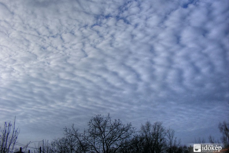 Formás felhők (HDR)