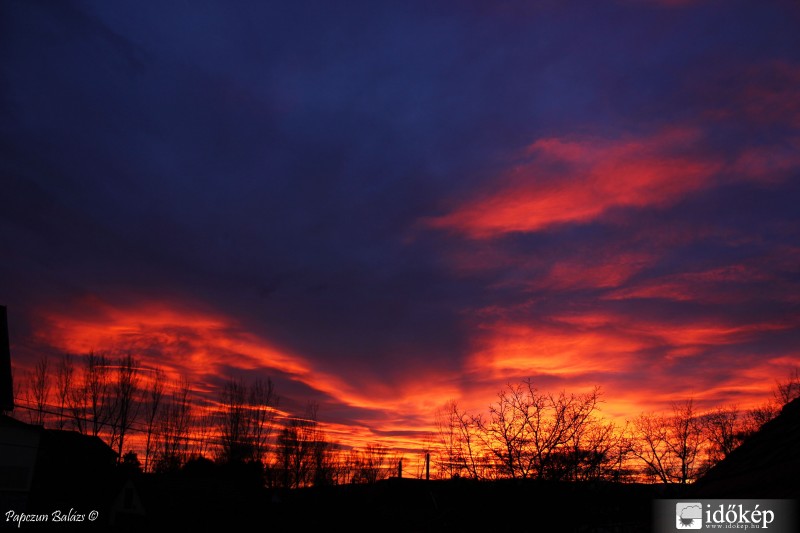 Január közepi naplemente
