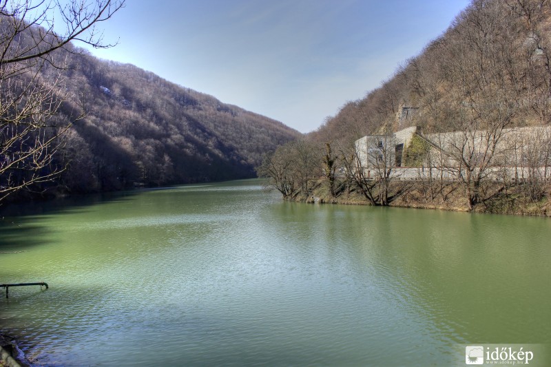 Hámori-tó március végén (HDR)