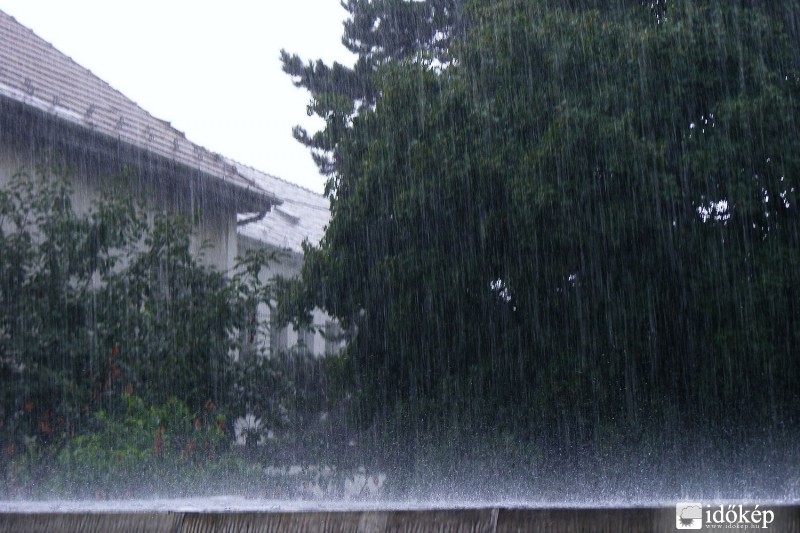 Hatalmas felhőszakadás