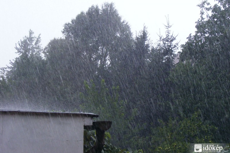 Hatalmas felhőszakadás (2)