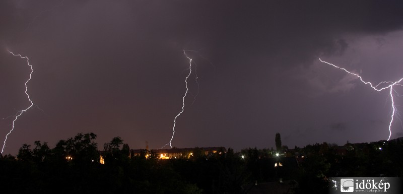 Villámok Szentendre felett
