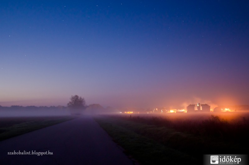"Lángok" hajnalban.
