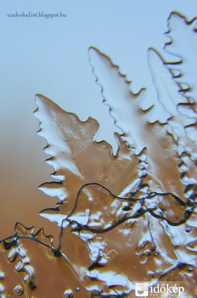 Érdekes jégalakzatok. 