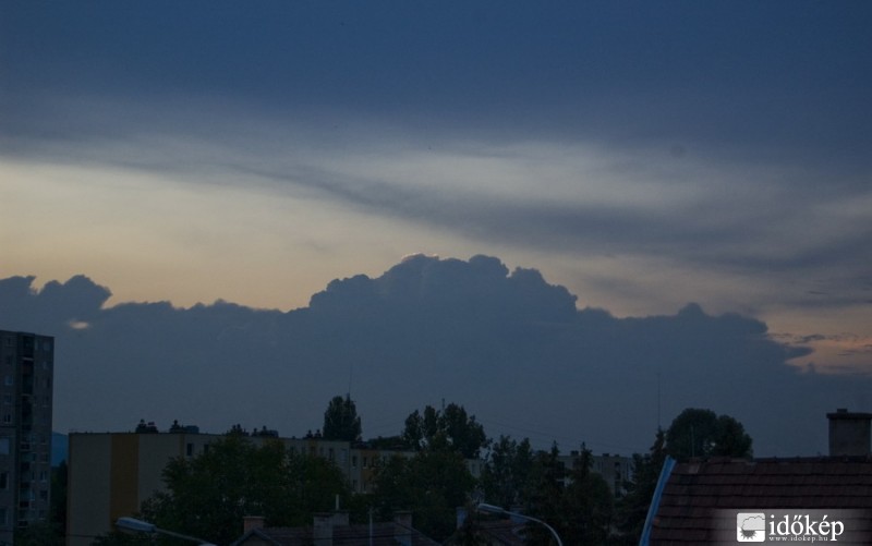 Cella dunakesziről nézve