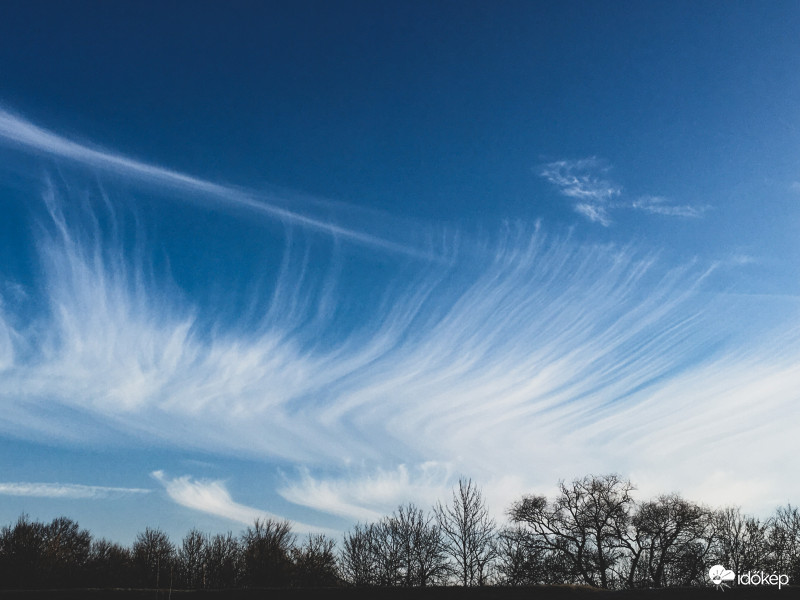 Cirrus fibratus, spissatus