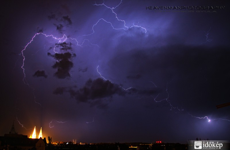 Október 14-e éjjelén