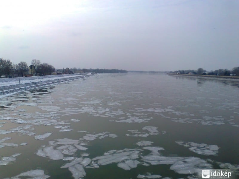 Duna folyó 1707 fkm.