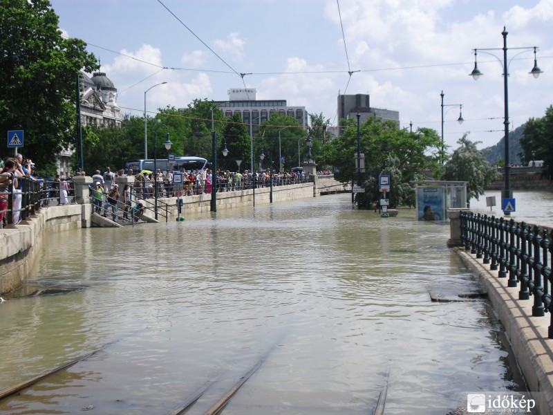 Eötvös tér