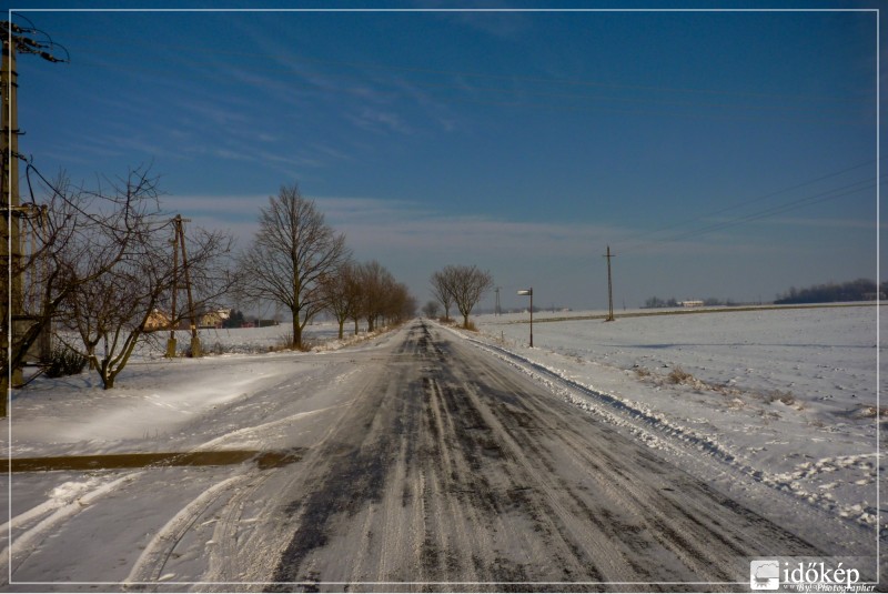Téli útszakasz Kardoskúton