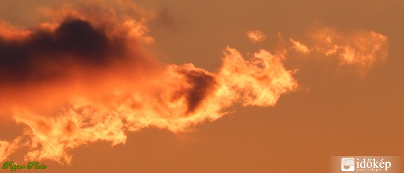 Lángfelhő.