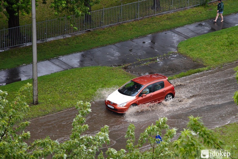 Debrecenben leszakadt eső mennyiségéről #3