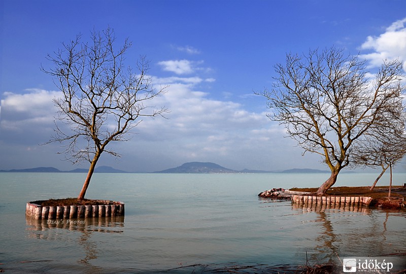 Ébred a Balaton