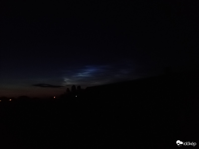 Világító felhők Létavértes