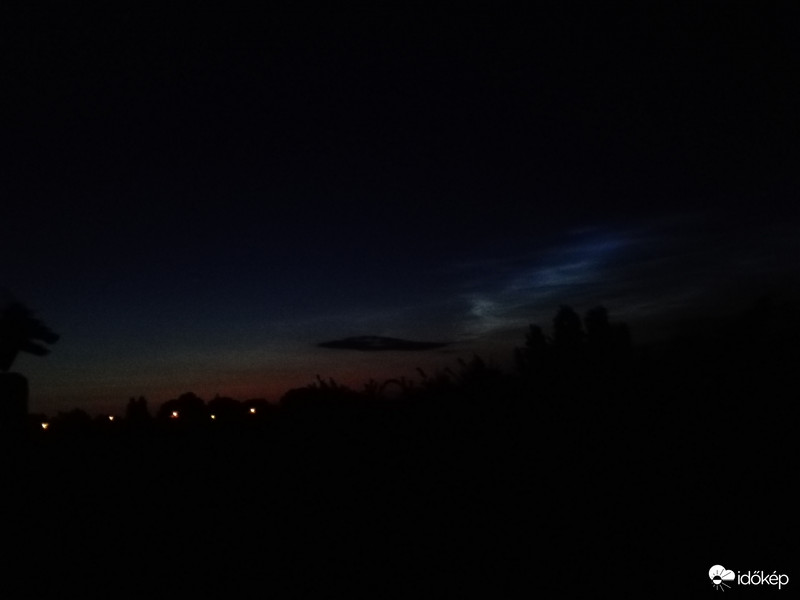 Világító felhők Létavértes