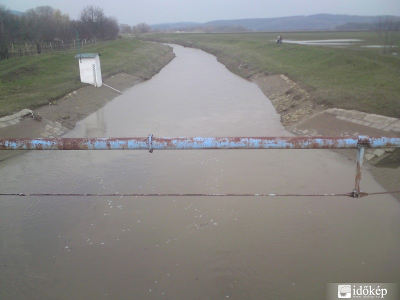 Tavaszi árvíz a Tarna folyón