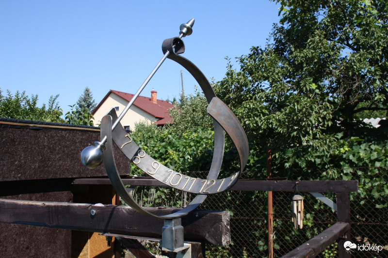 Napóra Gödöllőn. 