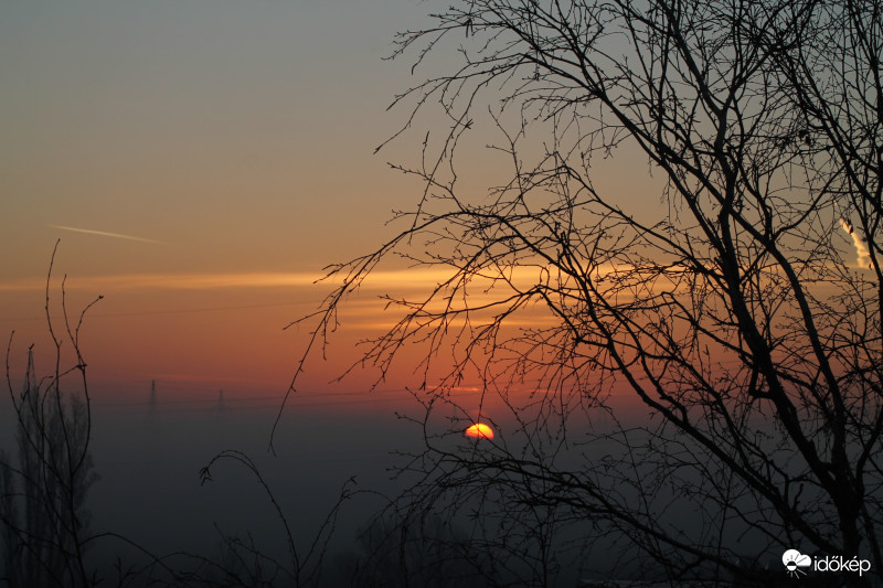 Ködben úszó reggel